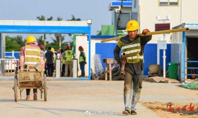 海口重点项目建设如盛夏一样火